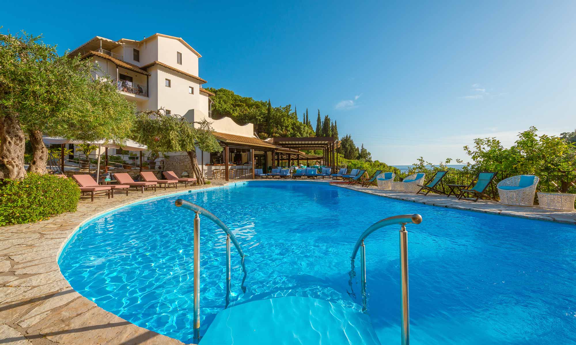Swimmingpool Hotel Mega Ammos Sivota Folkeferie (6)